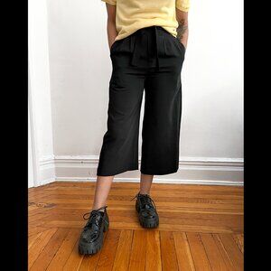 Lightweight Wide Leg Capri Pants – Elastic Waist, Size 6